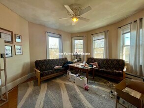 803 Parker St, Unit 3 in Boston, MA - Foto de edificio - Building Photo