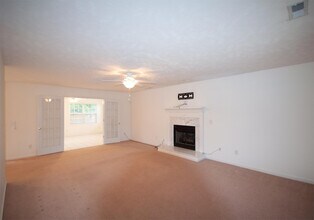 115 Birdie Ct in Jacksonville, NC - Building Photo - Building Photo