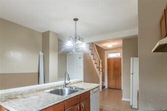 76 4th St in Norwich, CT - Building Photo - Building Photo