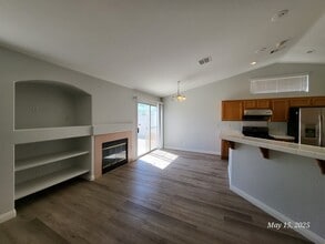 4114 Hemphill St in North Las Vegas, NV - Building Photo - Building Photo