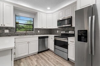 9 Via de Casas Norte in Boynton Beach, FL - Foto de edificio - Building Photo