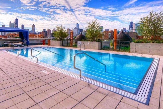 property at 1200 N Larrabee St