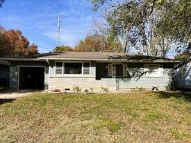 537 E Edgewood St in Springfield, MO - Building Photo