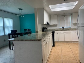 2425 Barley Club Dr, Unit 6 in Orlando, FL - Building Photo