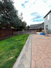 881 Throne Dr in Eugene, OR - Building Photo - Building Photo