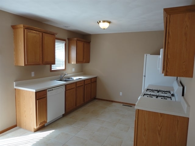 property at 5498 Bastian Blvd