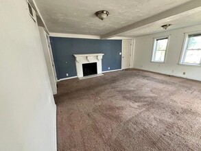 119 South St, Unit A in Waltham, MA - Foto de edificio - Building Photo