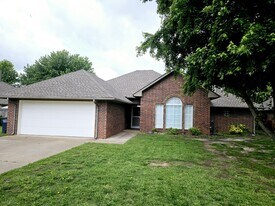 2010 Constitution Ave in Enid, OK - Building Photo