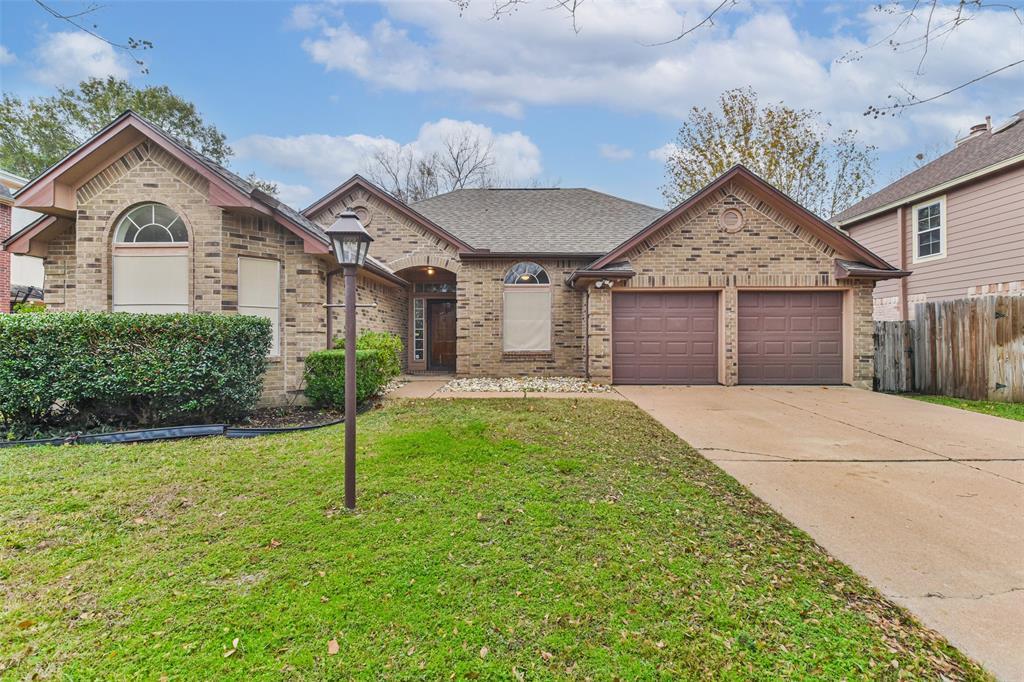 9803 Knights Dr in Houston, TX - Building Photo