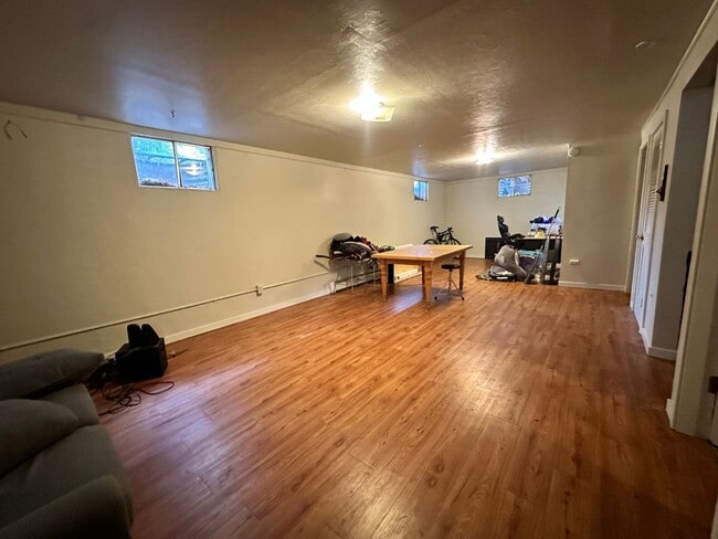 property at 4465 Comanche Dr