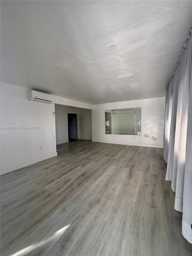 7600 Dickens Ave in Miami Beach, FL - Building Photo - Building Photo