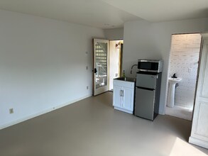 1545 Marquard Terrace in Santa Barbara, CA - Building Photo - Building Photo