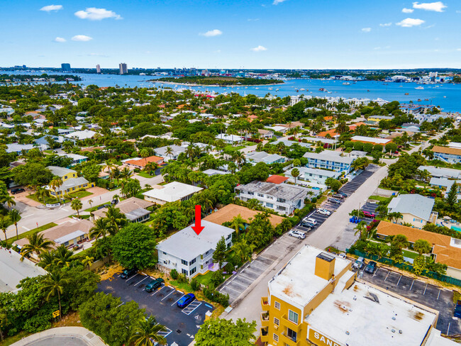 1279 Beach Rd, Unit 1 in West Palm Beach, FL - Building Photo - Building Photo