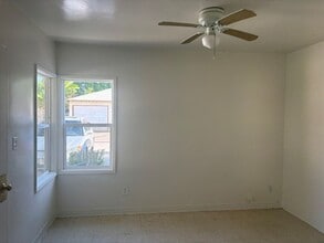 354-358 E Euclid Ave in Shafter, CA - Foto de edificio - Building Photo