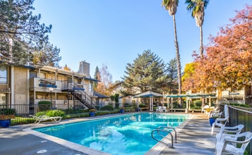 Ridgewood Apartments in Woodland, CA - Building Photo - Building Photo