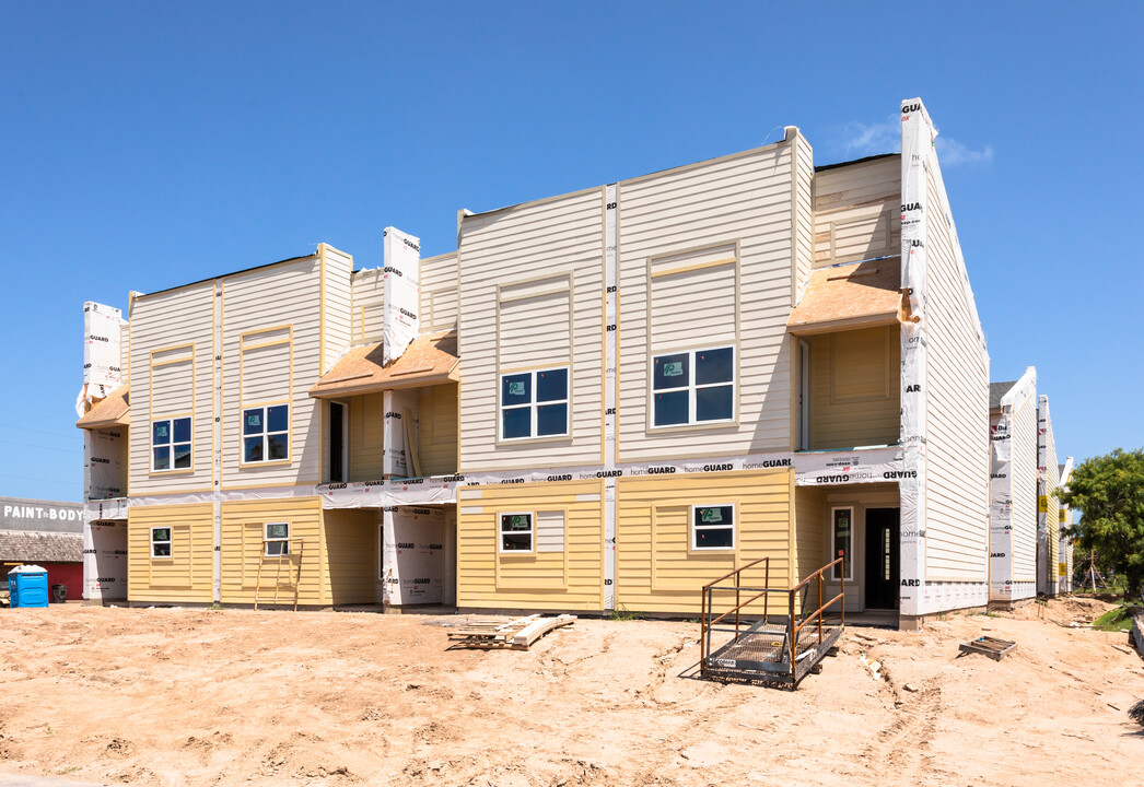 Bay Island Apartment Homes in Port Isabel, TX - Building Photo