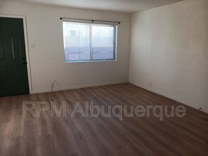 422 Rhode Island St SE in Albuquerque, NM - Building Photo - Building Photo