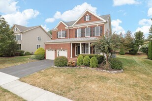 15224 Grigsby Pl in Haymarket, VA - Building Photo