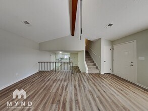 947 Mainstreet Lake Dr in Stone Mountain, GA - Building Photo - Building Photo