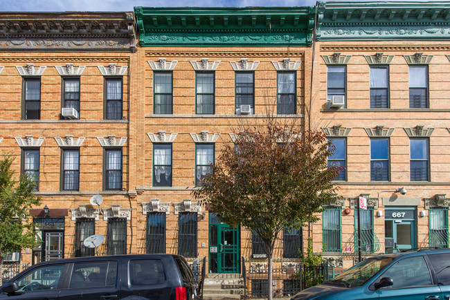 665 Central Ave in Brooklyn, NY - Foto de edificio - Building Photo