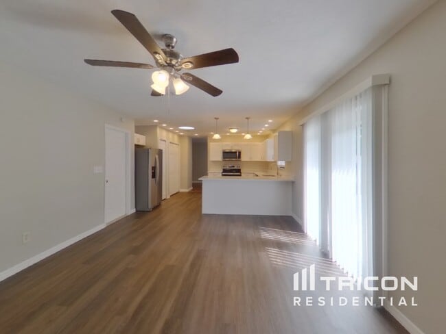 483 Spruceview Dr in Port Orange, FL - Foto de edificio - Building Photo