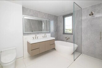 320 Adolphus Ave in Cliffside Park, NJ - Building Photo - Building Photo