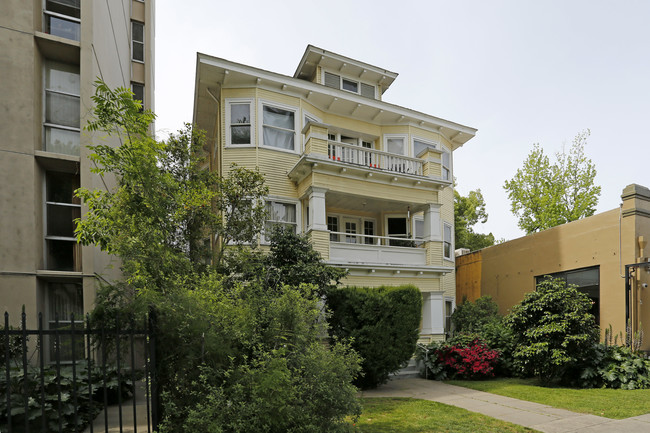 1808 Capitol Ave in Sacramento, CA - Building Photo - Building Photo