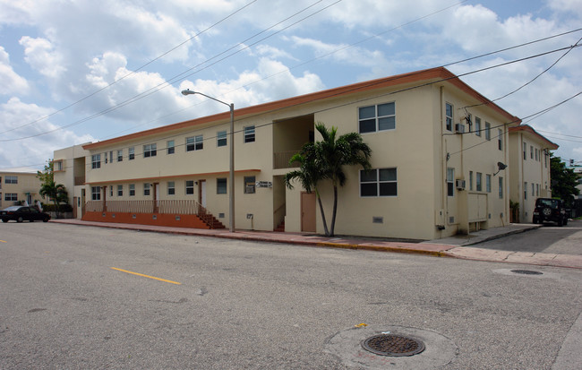 7344-7350 Byron Ave in Miami Beach, FL - Building Photo - Building Photo