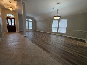2219 Lakewind Ln in League City, TX - Building Photo - Building Photo