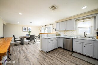 570 Eltone Rd in Jackson Township, NJ - Building Photo - Building Photo