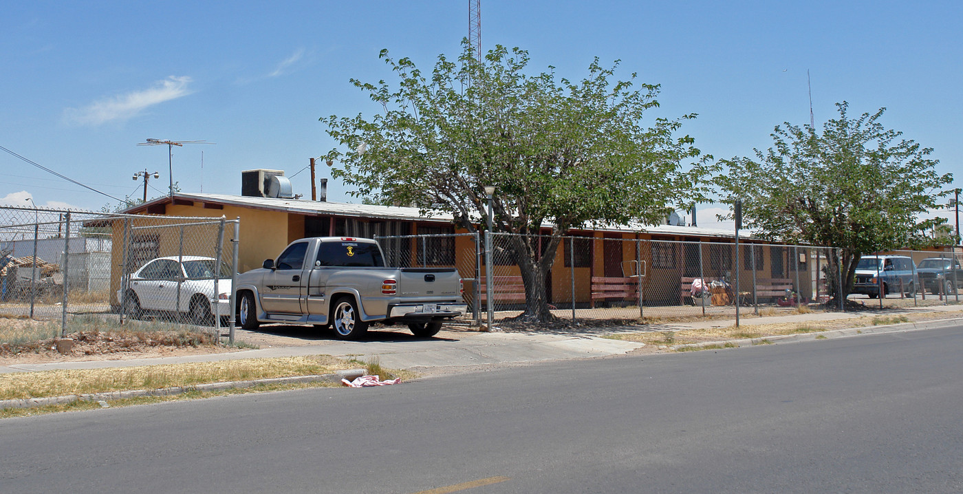 7145 Dale Rd in El Paso, TX - Building Photo