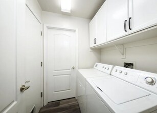 8309 Sea Meadow Ln in Bakersfield, CA - Building Photo - Building Photo