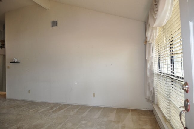 1153 Highpoint Rd in Bedford, TX - Building Photo - Building Photo