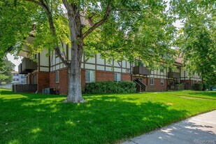 3250 Oneal Cir, Unit J11 in Boulder, CO - Building Photo