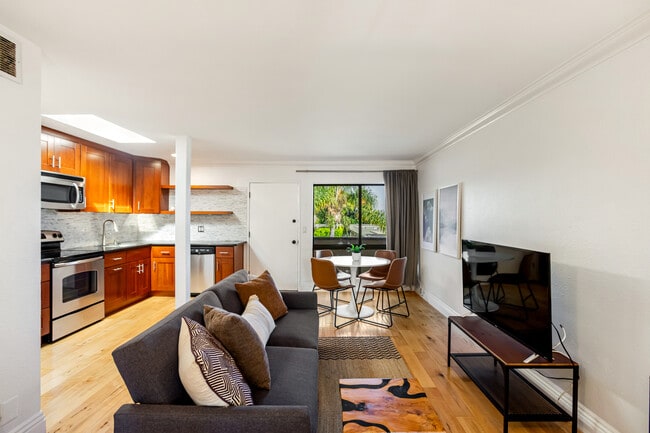 970 Palm Ave, Unit 302