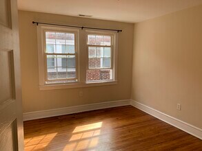 39 Cricket Ave, Unit Third Floor in Ardmore, PA - Foto de edificio - Building Photo