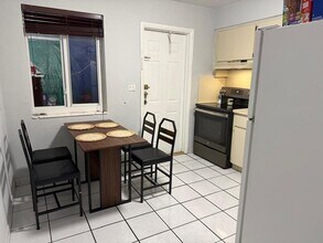 2734 NW 16th Terrace in Miami, FL - Foto de edificio - Building Photo