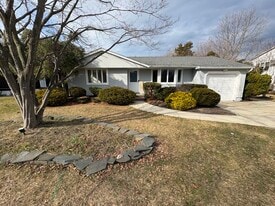 169 S Plaisted Ave in Hauppauge, NY - Building Photo