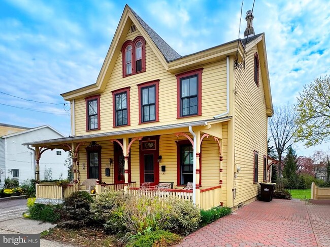property at 138 E Oakland Ave
