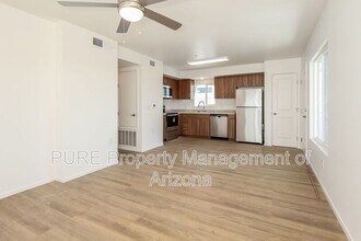 6077 N 60th Ave in Glendale, AZ - Building Photo - Building Photo