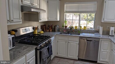 407 Deerpath Ave SW in Leesburg, VA - Building Photo - Building Photo