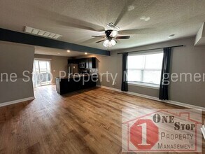 100 Grant Dr in Raymore, MO - Building Photo - Building Photo