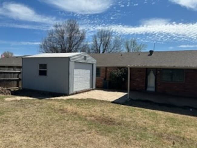 20061 Palmer Rd in Harrah, OK - Building Photo - Building Photo