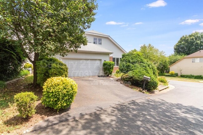 property at 4572 Shetland Green Rd