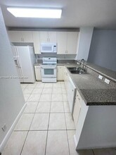 2472 SW 99th Way, Unit 2472 in Miramar, FL - Building Photo - Building Photo