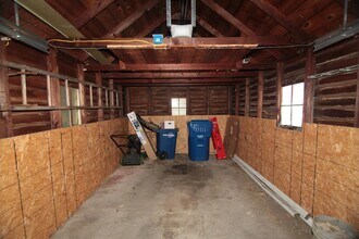 302 17th Ave in Moline, IL - Building Photo - Building Photo