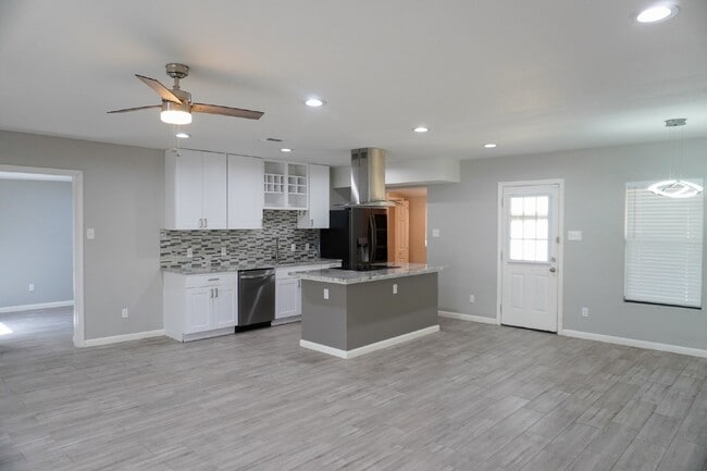 211 Beverly Dr in San Antonio, TX - Building Photo - Building Photo