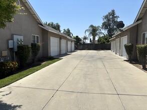 2311 W Sunnyside Ave, Unit #1 Sunnyside in Visalia, CA - Foto de edificio - Building Photo