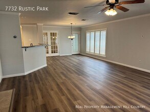 7732 Rustic Park in San Antonio, TX - Building Photo - Building Photo