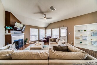 21110 Las Lomas Blvd in San Antonio, TX - Building Photo - Building Photo